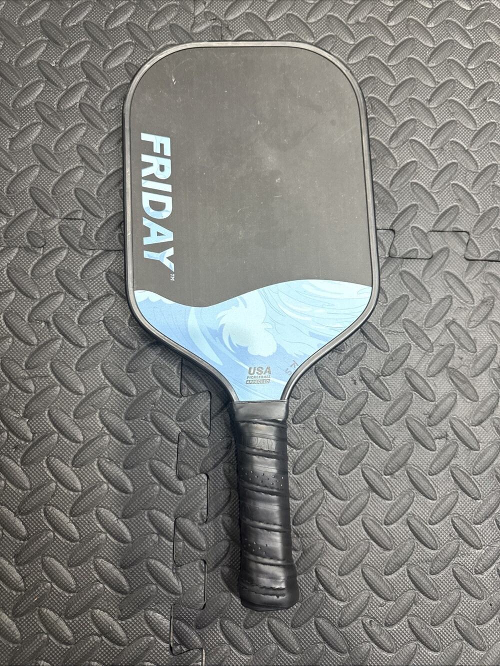 FRIDAY-LABS-03 Pickleball Paddle USA Pickleball Approved Black & Blue Used ~